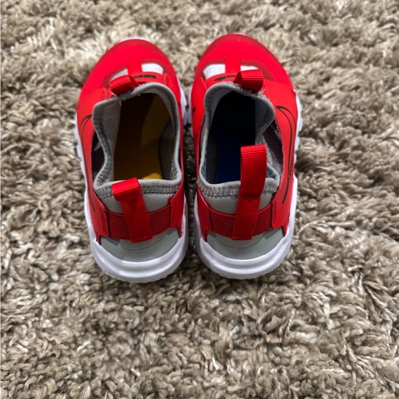 Nike Tennis Shoes - Picture 2 of 6